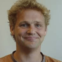 Portretfoto van Remo Mombarg
