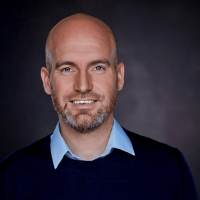 Portretfoto van Herman IJzerman