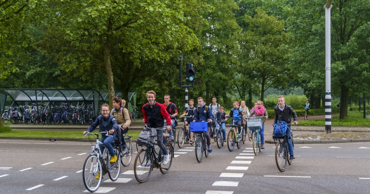 patroon Gang Silicium Zo kun je kinderen stimuleren om te fietsen of lopen naar school –  Allesoversport.nl